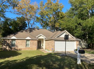 3143 Choctaw Ave, Moss Point, MS 39563