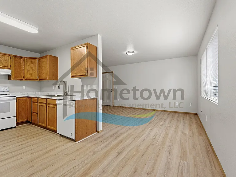 703-1 N Compton St — Photo 7