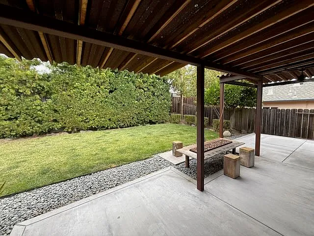 2594 Roosevelt Ave — Photo 13