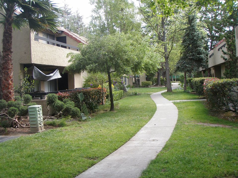 walkway to the condo
