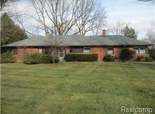 4100 Walnut Hill Dr, Troy, MI