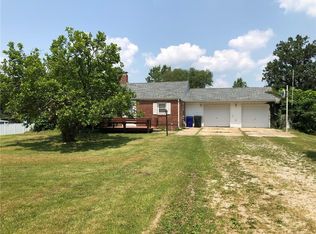 10 Northern Dr, Decatur, IL 62521