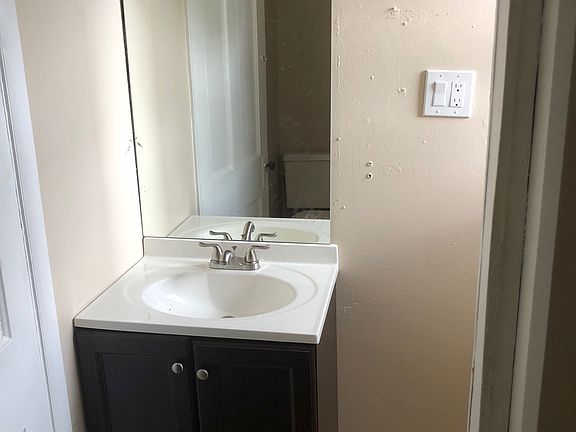 5th image of 521 Walnut Ave APT 3