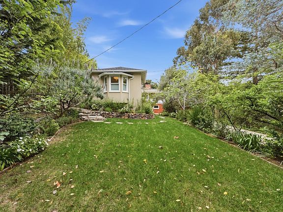 2nd image of 1700 Pine Knoll Dr