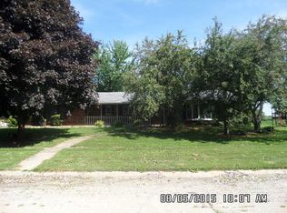 909 Maple Ave, Maple Park, IL 60151