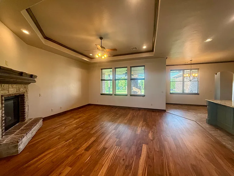 2114 Savona Ln — Photo 6