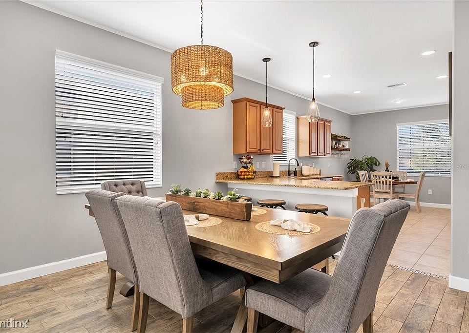 1st image of 20235R Merry Oak Ave