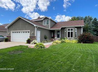 4804 Chestnut St, Grand Forks, ND 58201