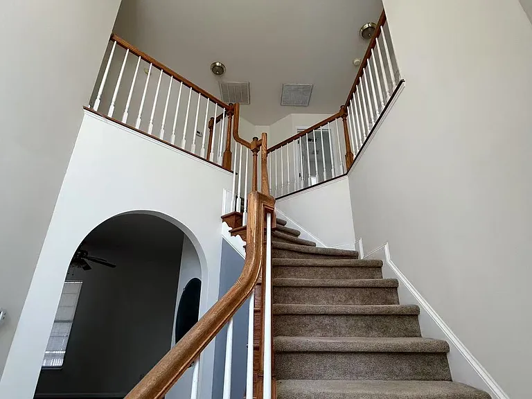 215 Spring Lake Dr — Photo 7