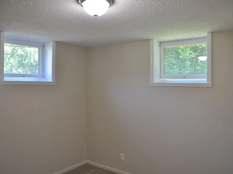 1620 Olive Ln N — Photo 13