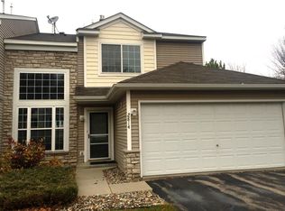 2814 Arboretum Village Trl, Chanhassen, MN 55317