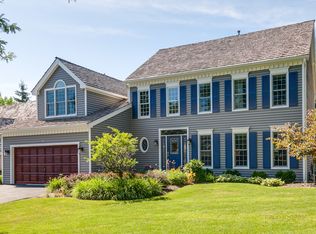 945 Colonial Ct, Lake Zurich, IL 60047