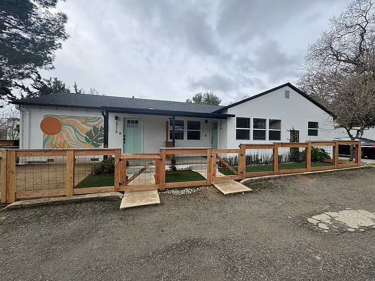 5714 Traffic Way — Photo 1