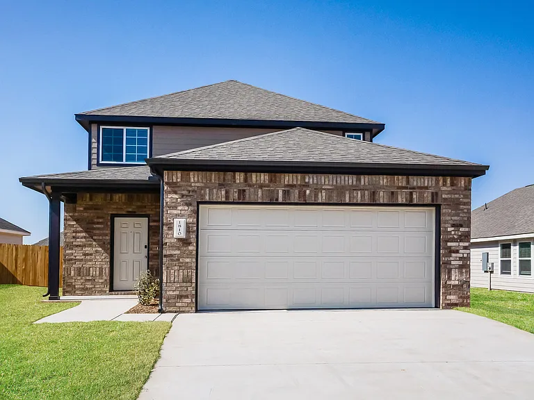 1810 Dogwood Dr — Photo 1