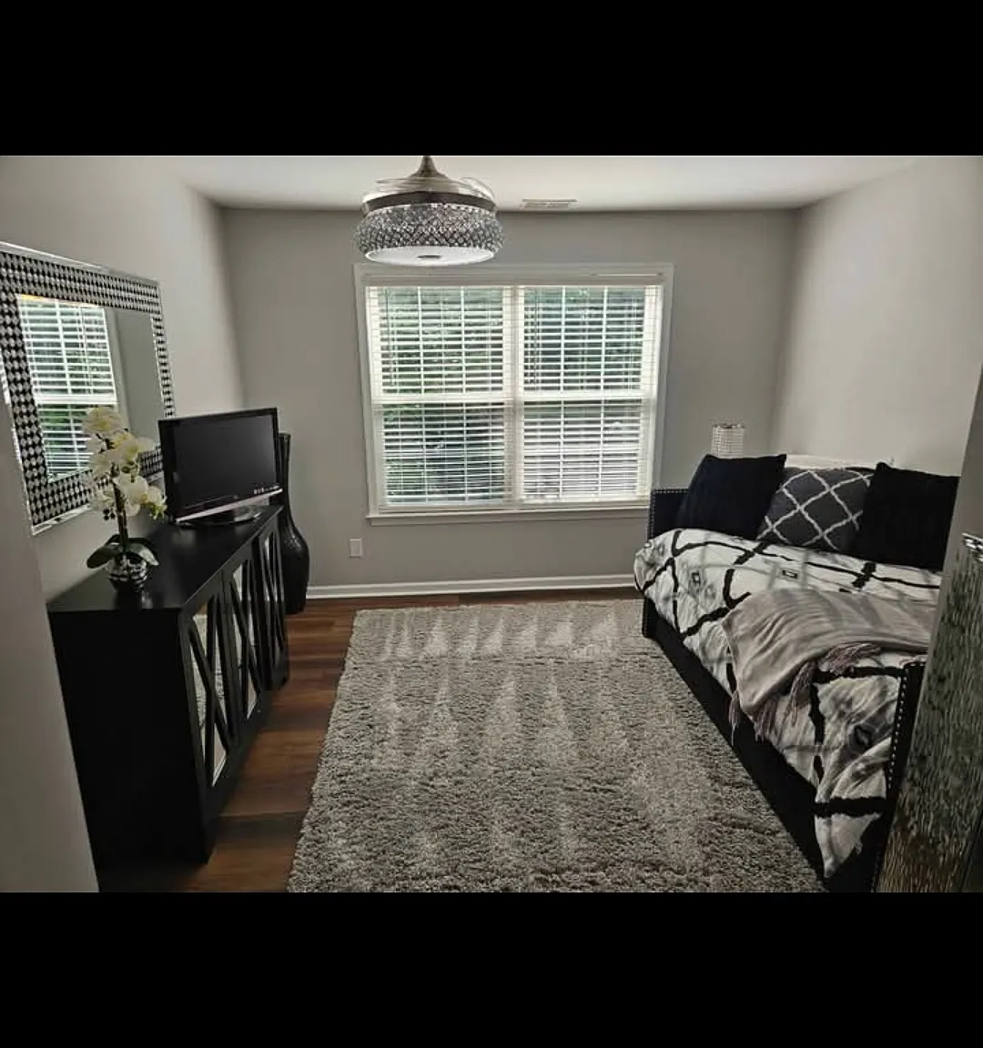 2 bed, 1100 sqft, $3,000 — Photo 4