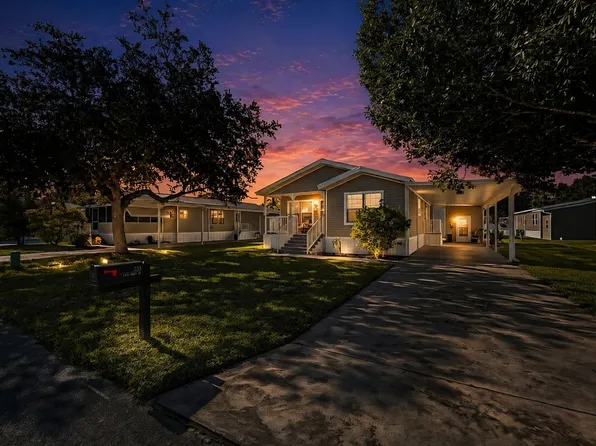 253 Oak St SW, Labelle, FL 33935