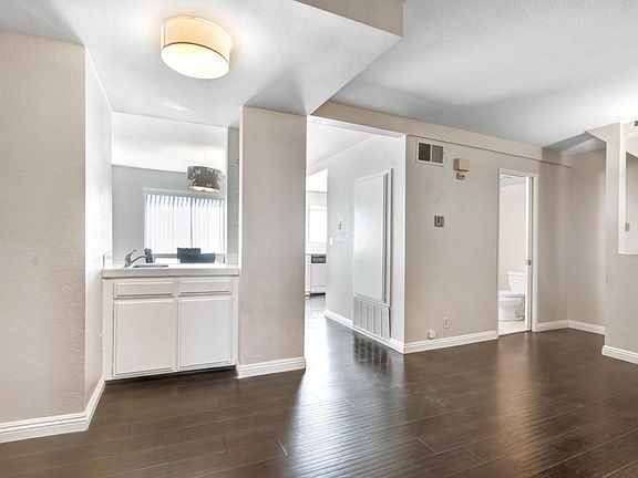 3rd image of 1521 S Del Mar Ave APT A