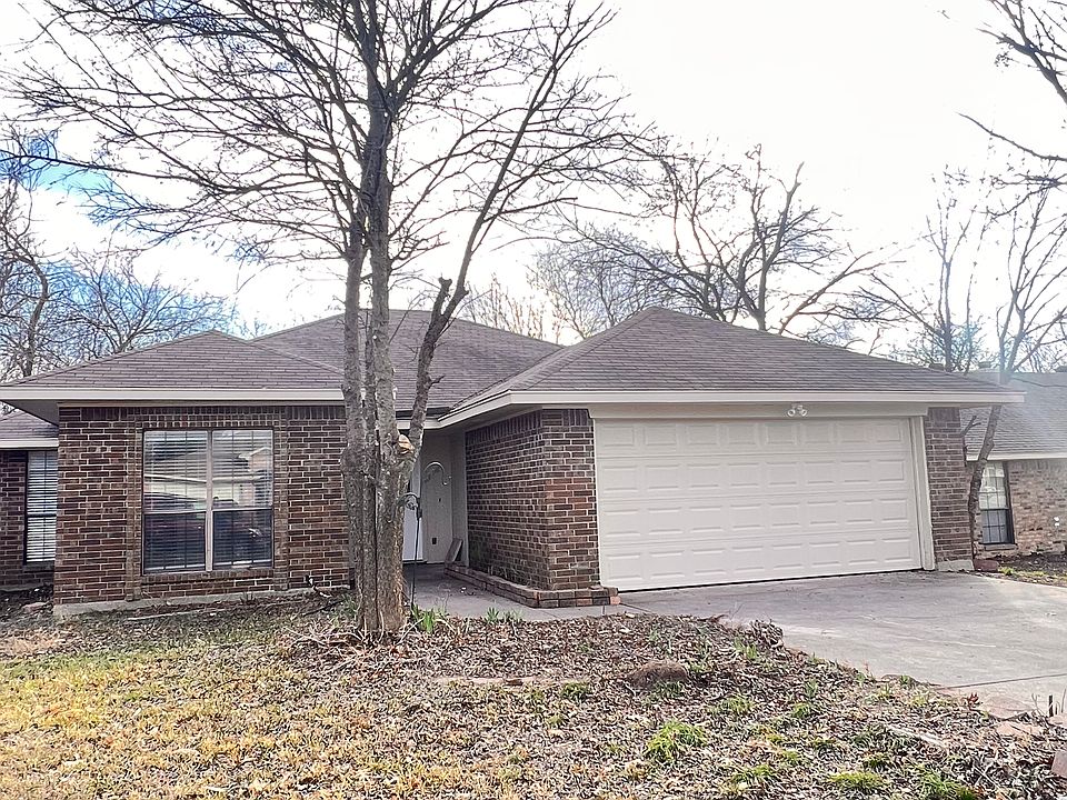 1st image of 202 Oak Meadow Ln
