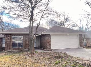 202 Oak Meadow Ln, Cedar Hill, TX 75104