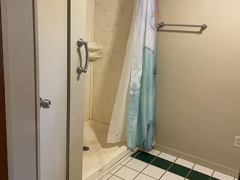 1016 Carolina Ave — Photo 14