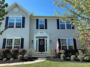6470 Taylor Rd, Hamburg, NY 14075
