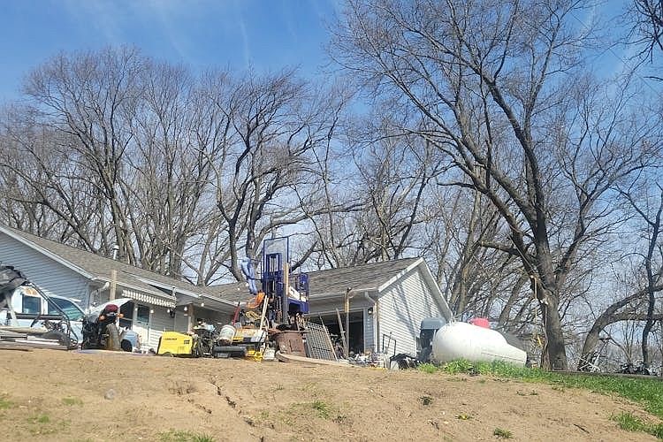 2nd image of 1060 Bunker Hill Rd
