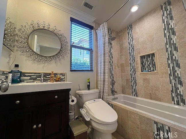 2546 Hibiscus St — Photo 11