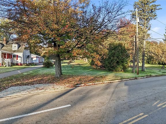 5th image of 4742 South Ave