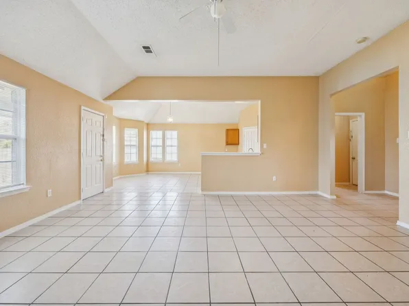 2503 Gerry Way St, Lancaster, TX 75134