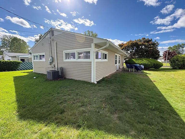 26 Copper Beech Ln — Photo 13