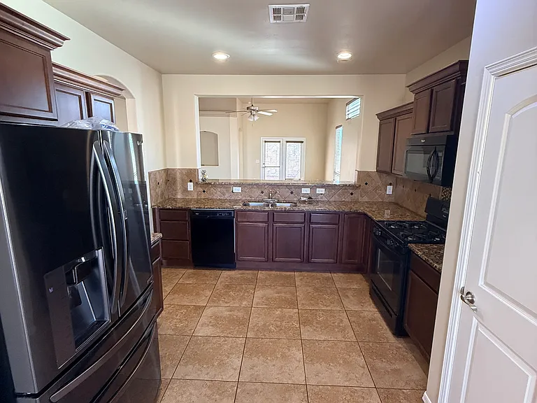 4118 Santiago Way — Photo 5