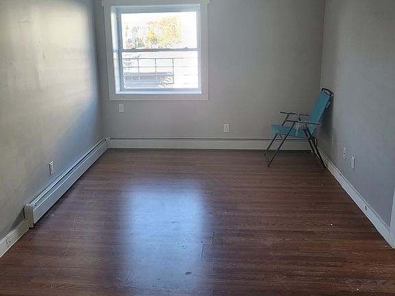 2nd image of 1100 101st Ave #2