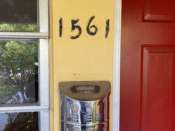 3rd image of 1561 NE 118th St