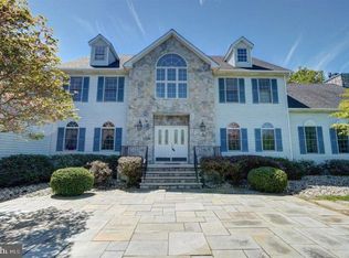 2 Van Fleet Ct, Hillsborough, NJ 08844