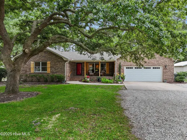 827 Village Point Road SW, Shallotte, NC 28470