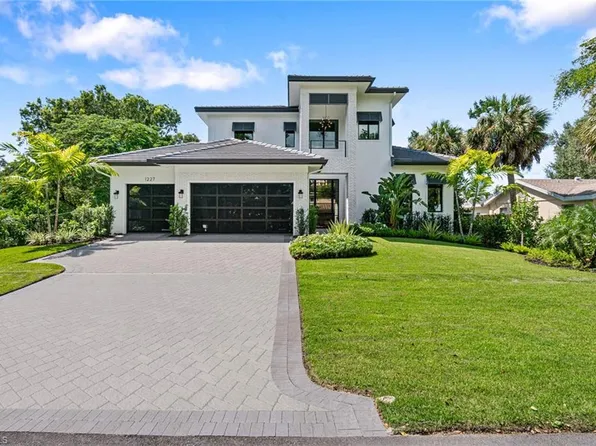 1227 11th ST N, NAPLES, FL 34102