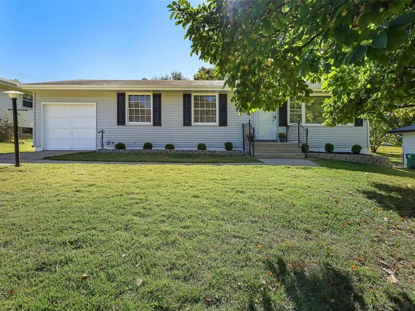618 Gleason Dr, Saint Louis, MO 63137