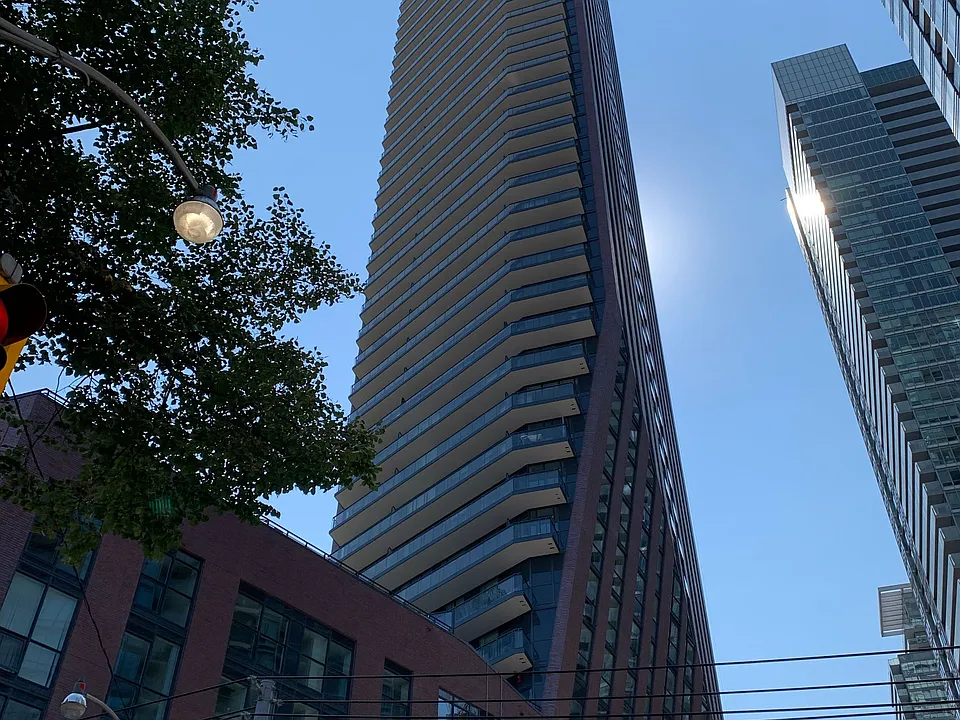 99 John St #903