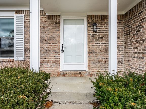 4th image of 7781 Oakshot Ln