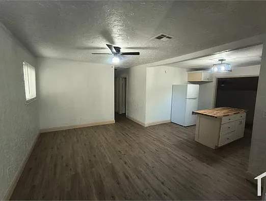 3 bed, $1,150 — Photo 2