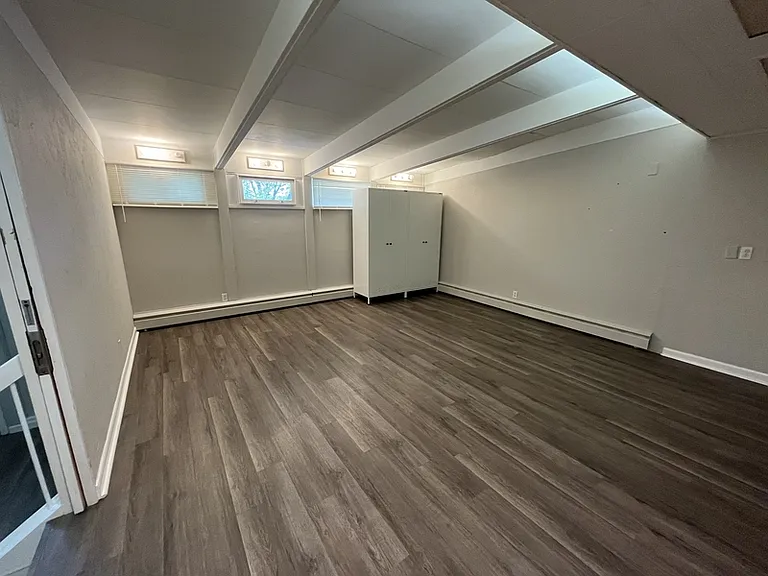 708 Saint Clair Ave — Photo 3