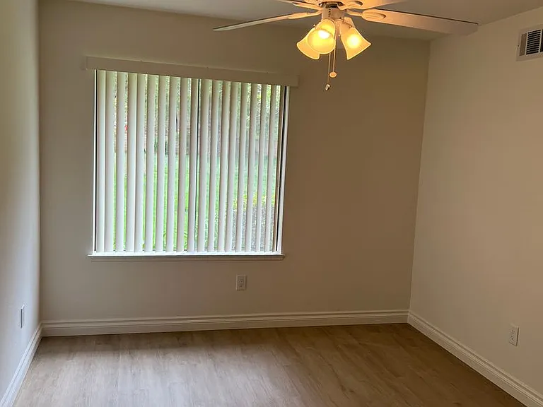 35120 Village 35 — Photo 5