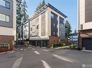15538 NE 15th Place #301, Bellevue, WA