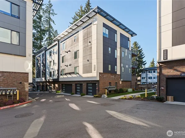 15538 NE 15th Place #301, Bellevue, WA 98007