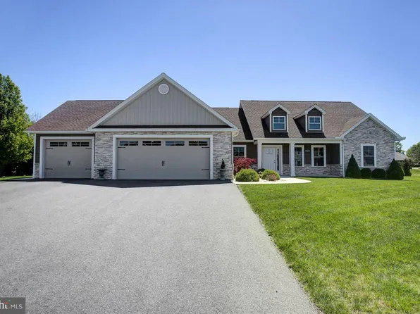 5890 Gabrielle Ln, Chambersburg, PA 17202