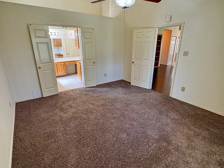 4410 San Mateo Ln — Photo 8