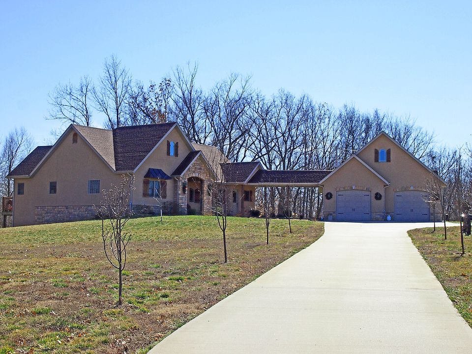 Come see this beautiful home with it\&#039;s tree-lined drive