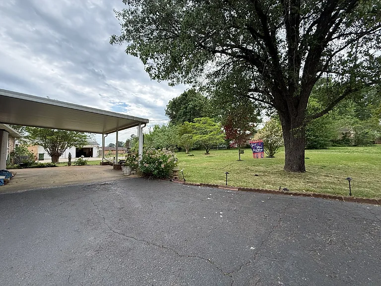 413 Harolds Dr NW — Photo 38