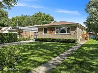 935 Grey Ave, Evanston, IL 60202