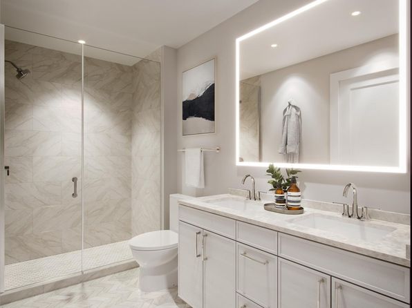 805 N Columbus St #214, Alexandria, VA 22314